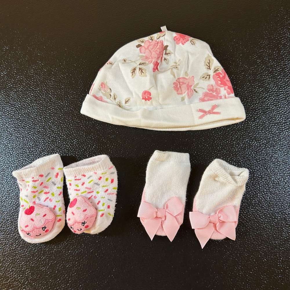Baby Hat and Socks Set Floral Print Bows Newborn Infant Girl Cute size 6M